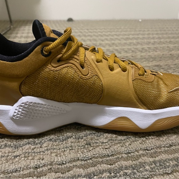 Nike PG 5 EP Limited Edition
'Wheat Metallic Gold’ NEW - Picture 3 of 11
